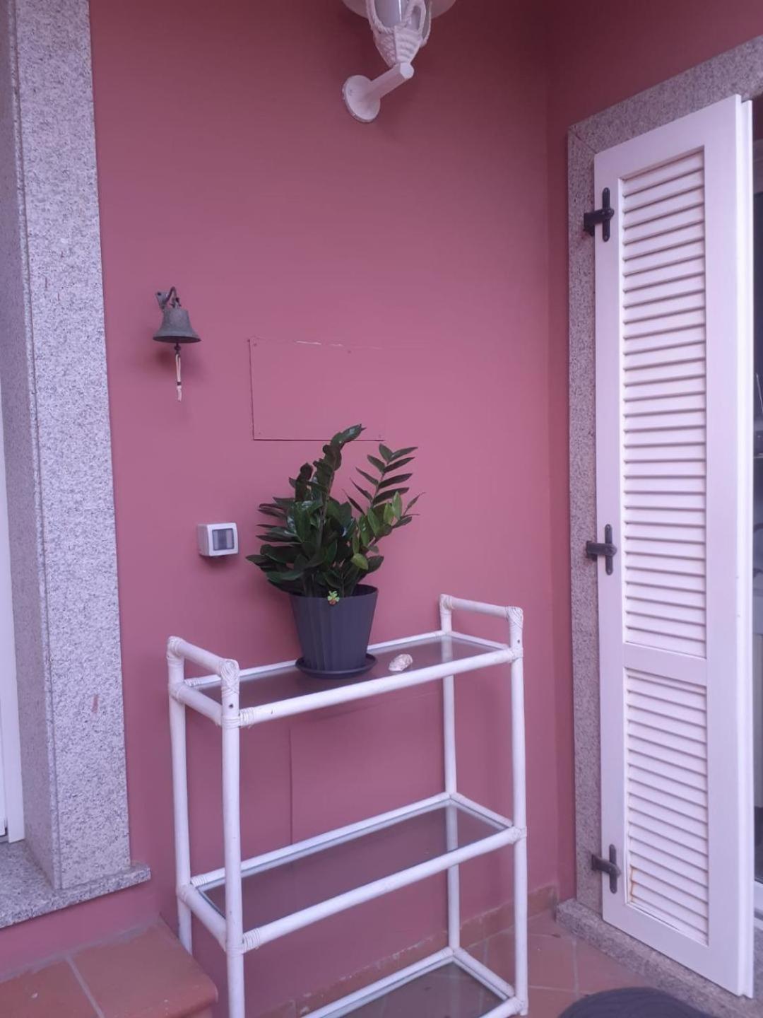 B&B Domus Oriens - Monolocale Indipendente In Villa Portoscuso Ngoại thất bức ảnh